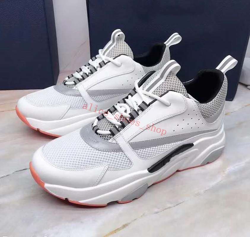 

Hot new Fashion Paris Sneaker Triple S Casual Dad Shoes for Men's Women Beige Black Contrast Color matching Sports Designer Shoe Size 35-46