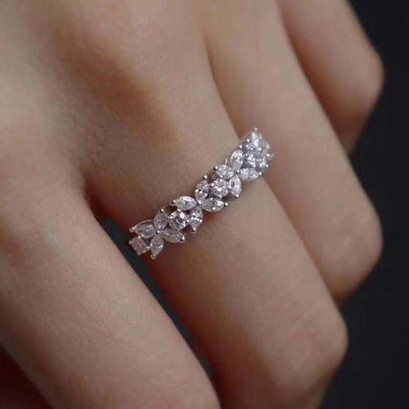 

Cluster Rings Romantic Petal Zircon Ring For Women With Dazzling Cubic Stone Lady Unique Design Luxury Wedding Party