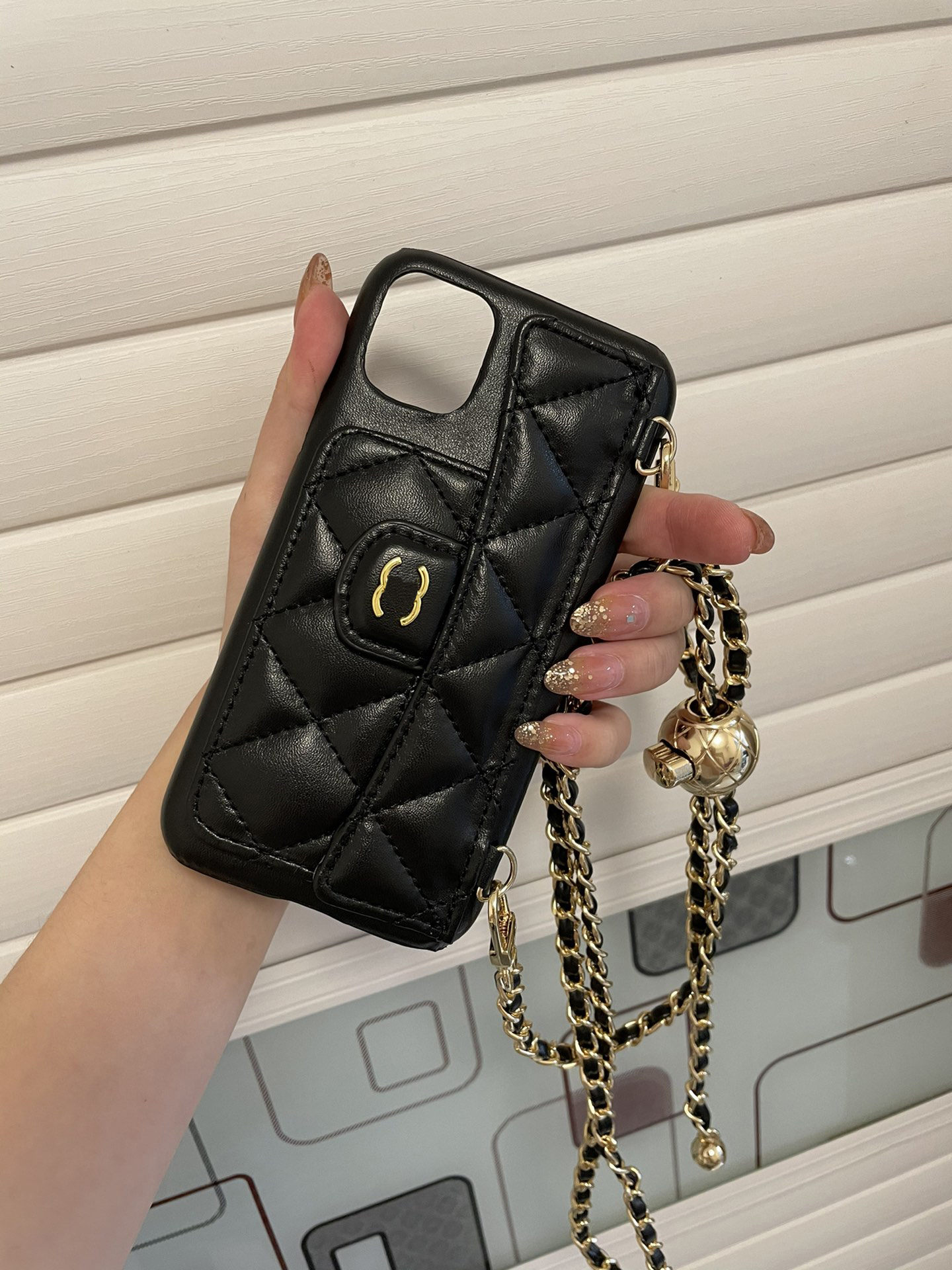 

Luxurys Designers cell phone cases with chain for iPhone 7 7p x XR xsmax 11 11pro 11promax 12 12pro 12mini 12promax top quality very good nice