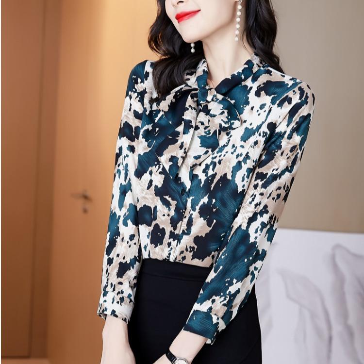 

Simple basic round neck long sleeve T-shirt for women Korean version design feeling irregular fold wear loose bottom shirt 5332, 5332black