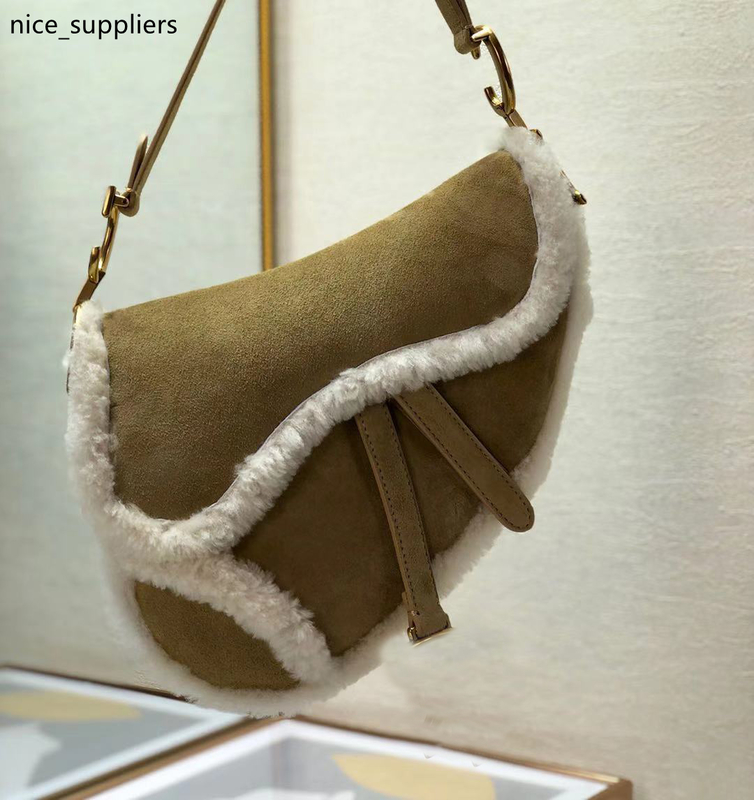 

Camel-Colored Shearling Saddle bag Top quality suede Leather With shoulder strap Purse Metal pendant Shoulder bag handbag lady Crossbody bag