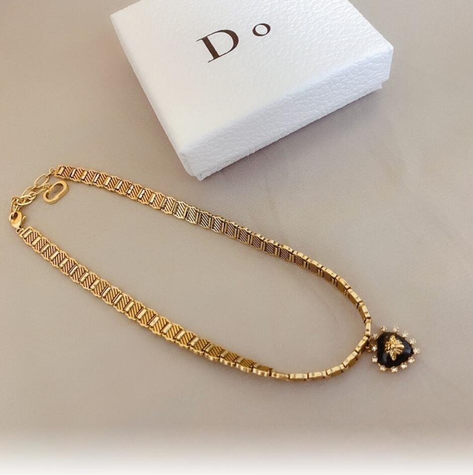 

Dijia Bee Collar Choker Necklace Female Brass Heart-shaped Necklaces Chain for Women Lady Party Wedding Gift Jewelry with BOX, Golden;silver