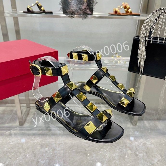 

2022 Men's brand low-top leather sneakers fashion designer classic black and white two-color men's sports shoes yh211219, Choose the color