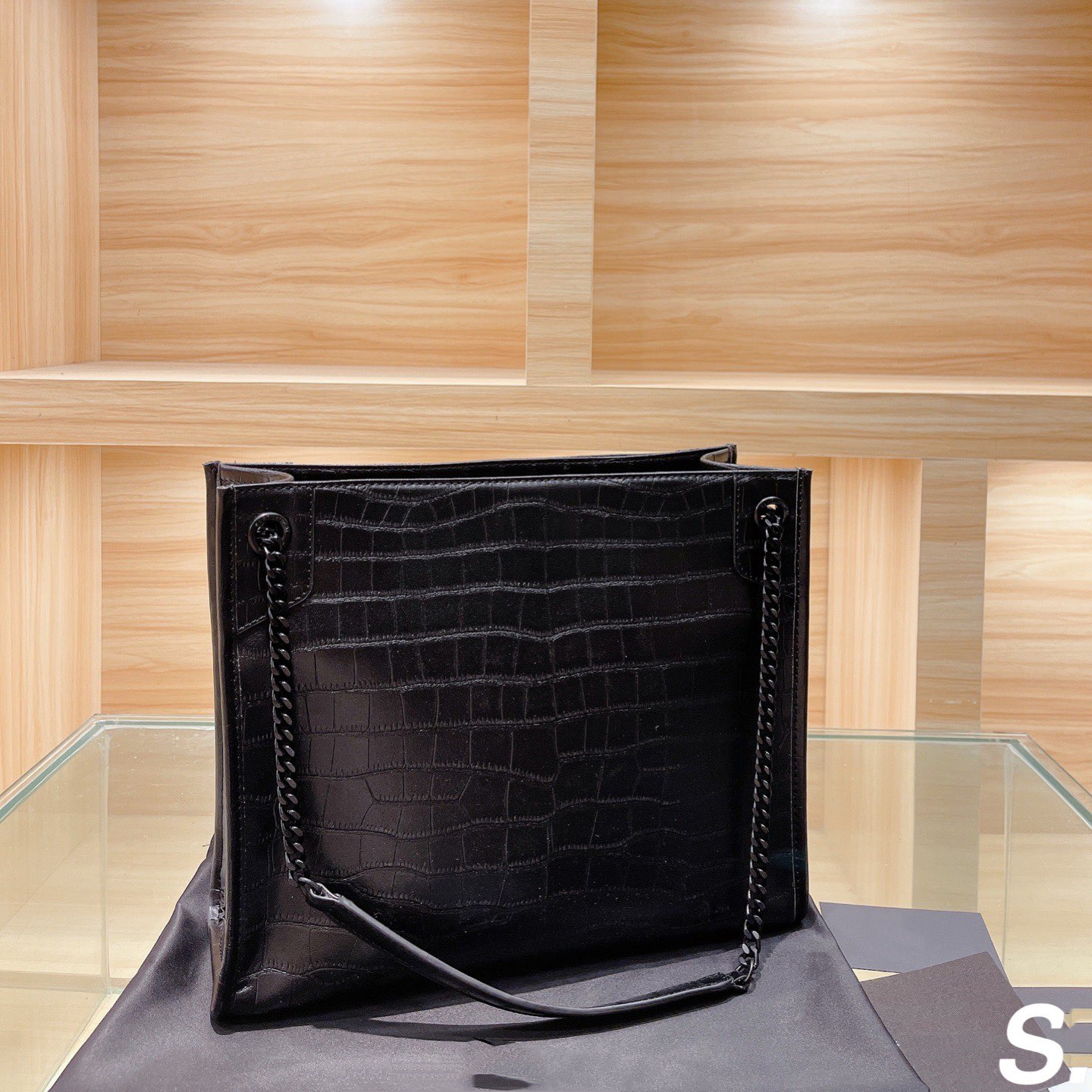 

Wholesale 2021 Women Luxurys Designers Handbags Ladies Tote Shopping Bags Wholesale Handbag Fashion On the go Classic Letter Purse 33cmX27cmX11.5cm, Black