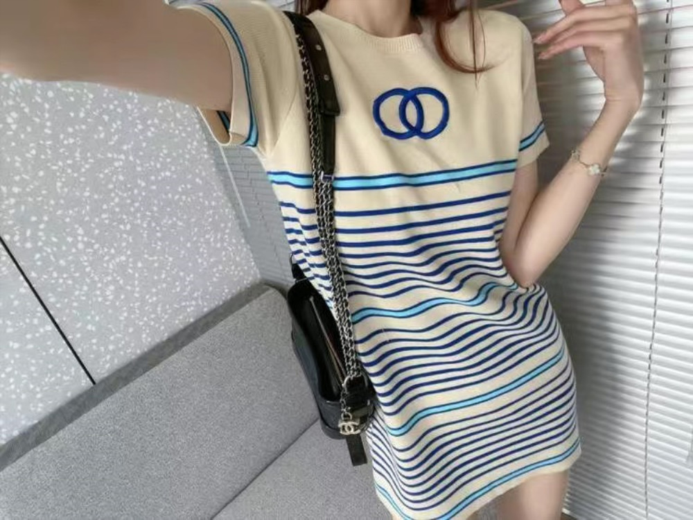 

21 Sweaters Europe and The United States fashion casual women long short sleeve sweater loose comfortable high end luxury, White;black