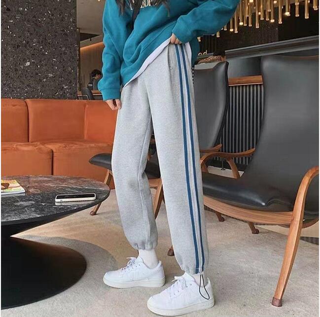 

European and European fashion ladies casual pants, Korean web celebrity style, retro print loose look thin harem pants, 02