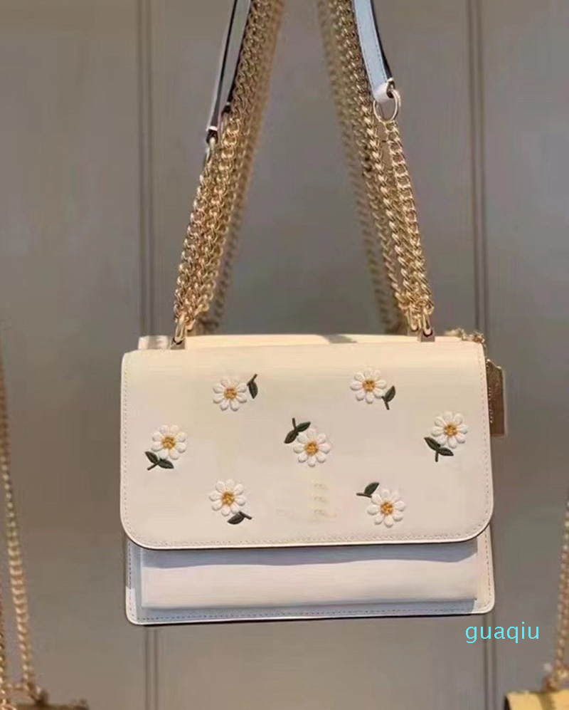 

Luxury design handbag Women's embroidery messenger trend simple one shoulder chain bag, White
