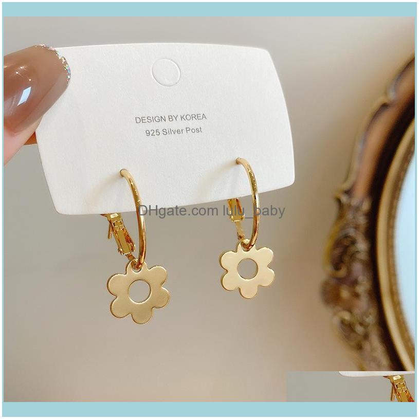 

Jewelrygold Color Cute Flower Hoop Earrings For Women Girls Fashion Sweet Piercing Earring Christmas Jewelry Gift C279 & Hie Drop Delivery 2