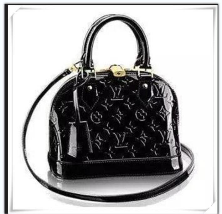 

03 LOUIS VITTON LV BB PM Shell Bag Women Handbags 2020 Leather Shoulder Bags With Lock Designer Handbags Crossbody Bag 25cm