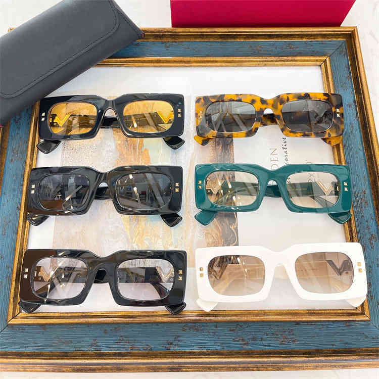 

Factory Direct Price UV proof small square plate men's and women's concave va4094