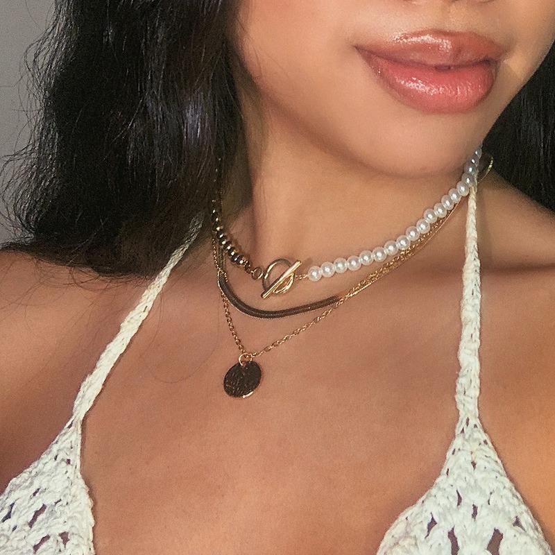 

Pendant Necklaces Multi-layered Coin Necklace Stitching Snake Chain Pearl 3-Piece Set, Silver