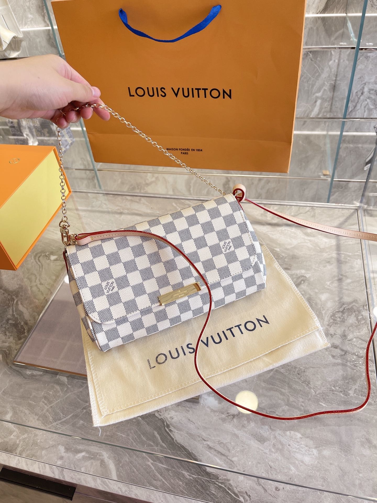 

Louis vuitton shoulder bag Top quality Luxurys Designer hobo for women Damier Azur lady Genuine leather handbag MON0GRAM Crossbody bags purs, Carton