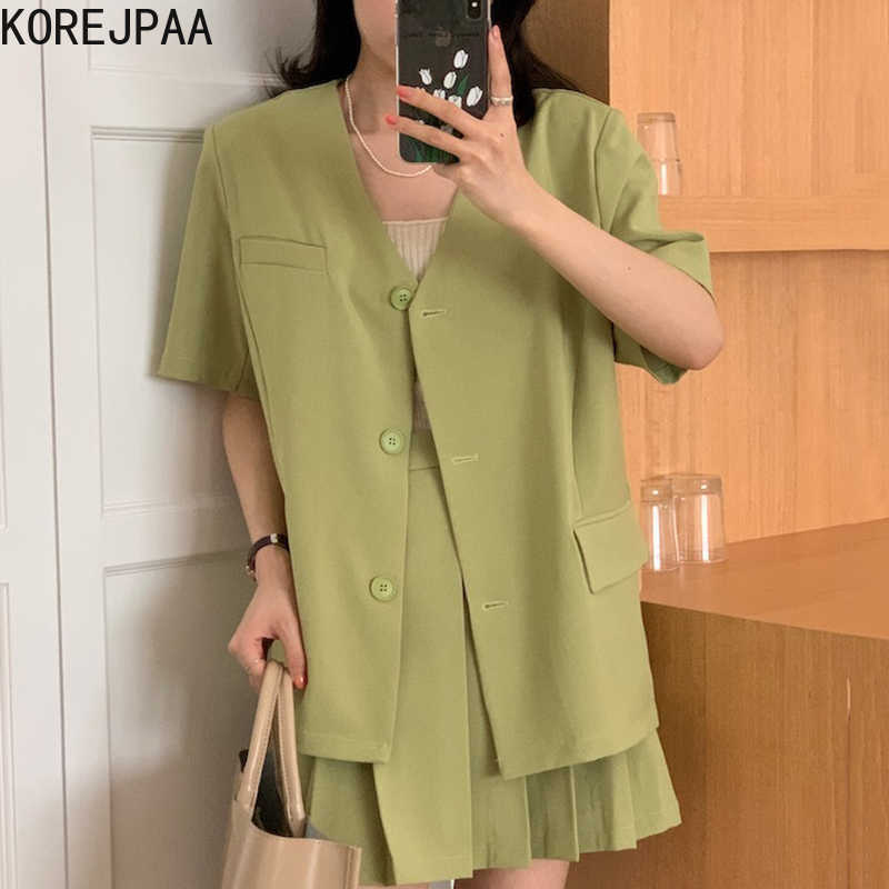 

Korejpaa Women Set Summer Korean Chic Ladies French V-Neck Three-Button Loose Suit Short Jacket High-Waist Pleated Skirt 210526, Black