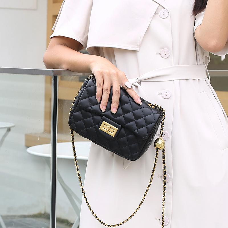 

2021 New Arrivals Women's Shoulder Bag PU Leather Rhombic Grid Metal Ball Female Chain Design Versatile Women Casual Flap Bags, Black