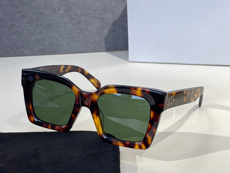 

Summer Sunglasses For Men and Women style 4S130 Anti-Ultraviolet Retro Plate Square Frame Special design Eyeglasses Random Box