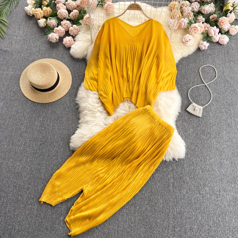

Women's Two Piece Pants European And American Summer Heavy Industry Pleated Bat Sleeve Loose Wild Flared Fashionable Two-Piece Trend, Black