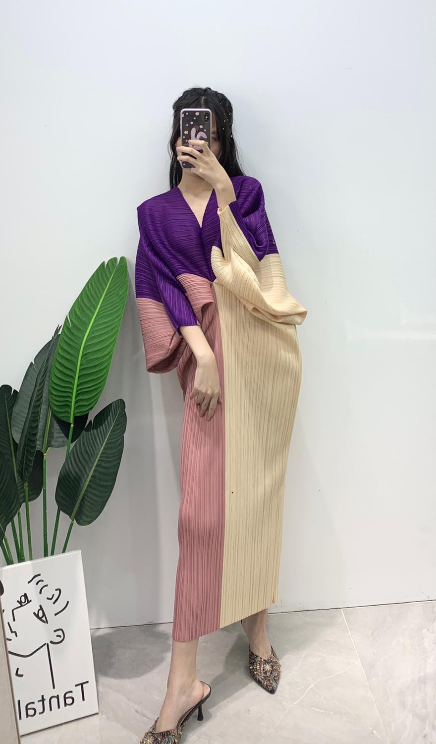 

2021 Spring Summer New Pleated for Women Loose Bat Sleeve Waist Slim Long V-neck Korean Aesthetic Designer Clothes 6j7m, Navy blue