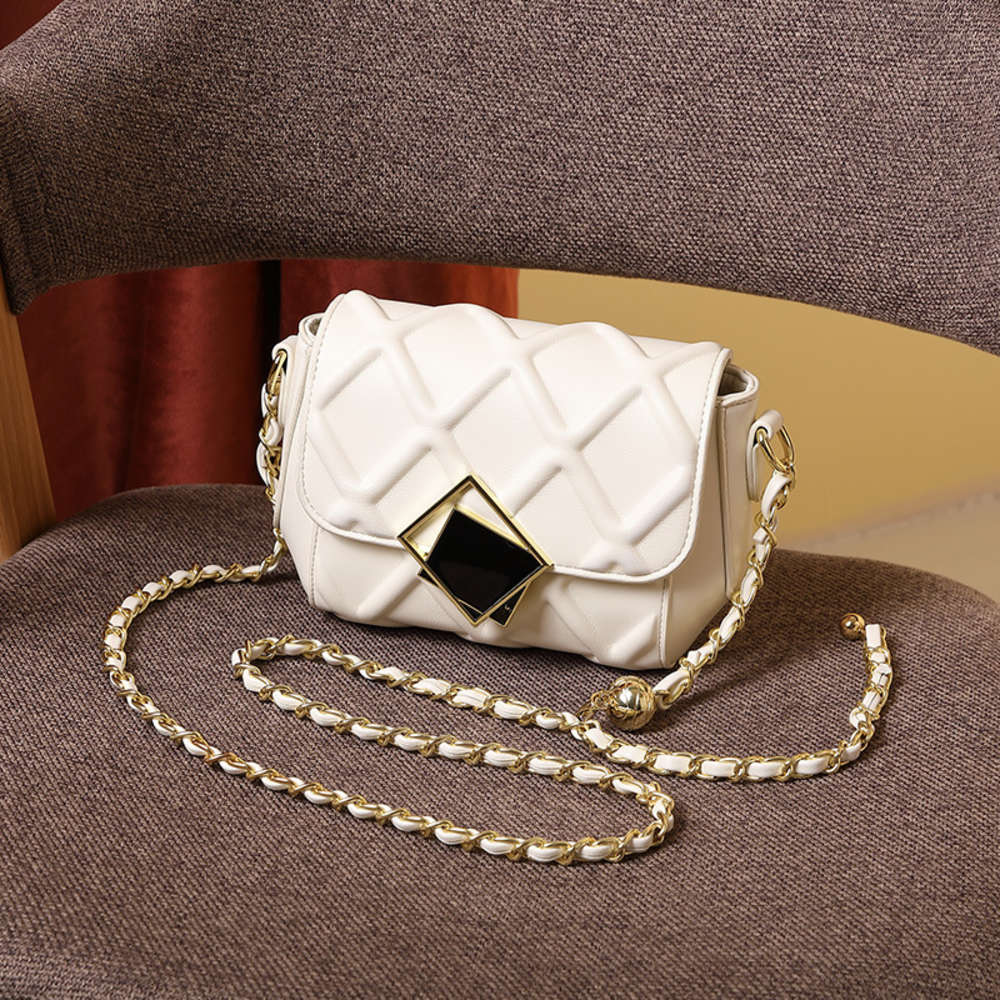 

Feini Beishi White Bag Women's Summer 2021 Fashion Lingge Chain Small Golden Ball Msenger