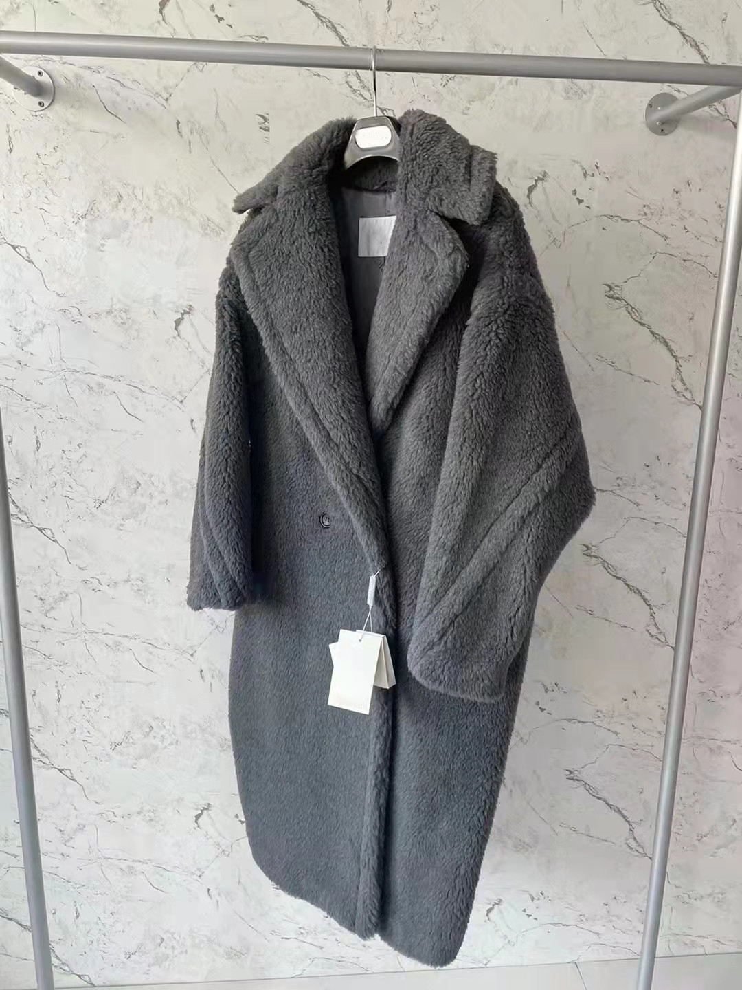 

dark grey warmest coat with soft texture made from alpaca wool fur and silk women outerwear MM Teddy Bear Icon Coats a lapel collar keep warm, Black