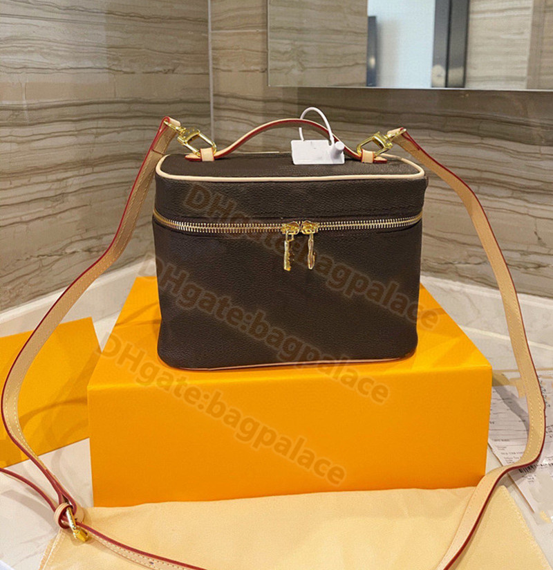 

Latest 2021 Luxurys Designers Bags Show Trunk Shoulder Bag Messenger Women Totes Handbags Flower Card Checkered Fashion Cross body Clutch Purse Wallet Crossbody, Color b-17*12cm(xiaohao)