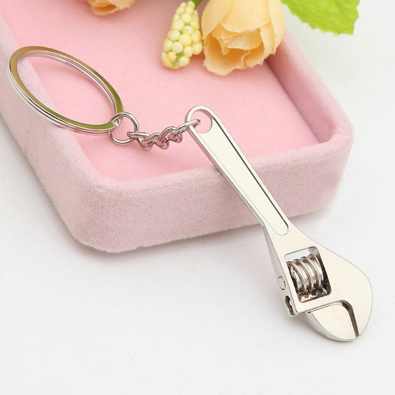 

Keychains 1pcs Men Wrench Model Metal Key Chain Ring Keyfob Car Keyring Keychain Universal Styling Accessories Fashion