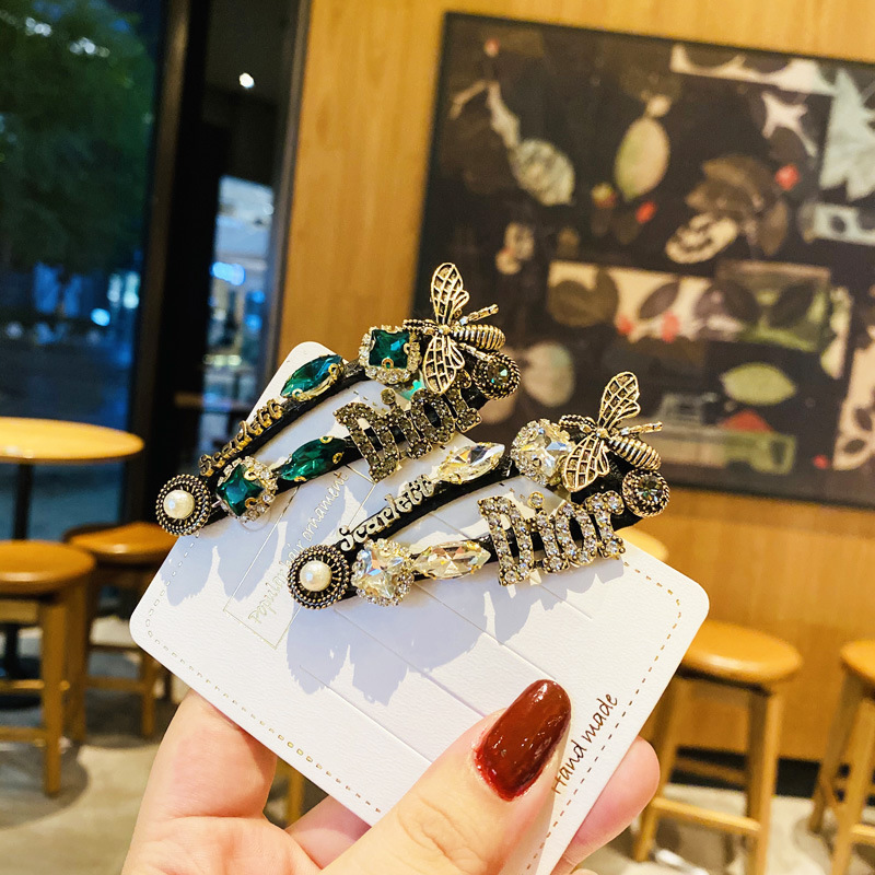

Korean new transparent crystal emerald heavy metal alloy bee hairpin letter D home high end hairpin