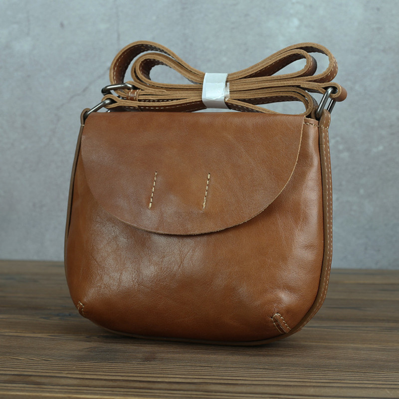 

Vintage 100% Natural Oil Wax Cow Leather Women Messenger Bags Genuine Leather Shoulder Sling Bag Beg, Brown