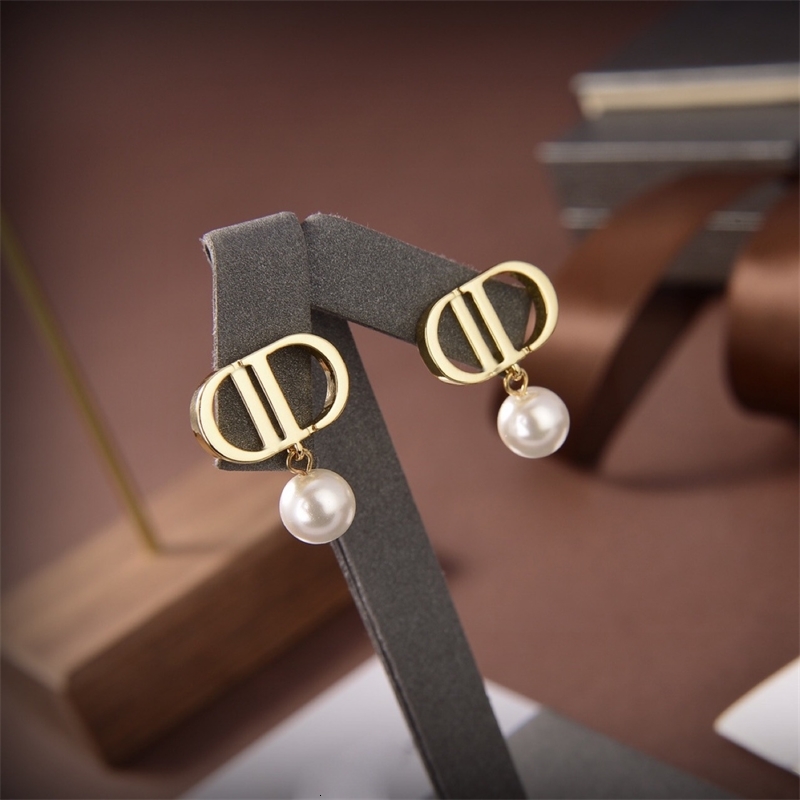 

Luxury Jewelry 2022 New Letter Pearl Pendant Earrings Female