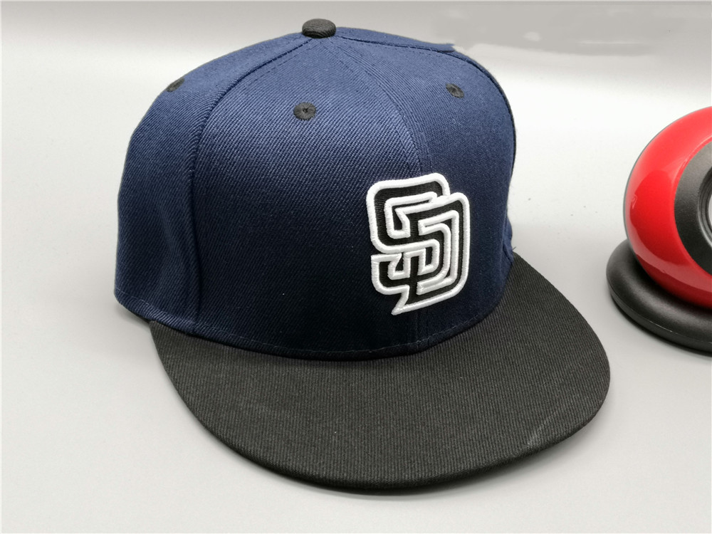 

2021 Gorros ajustados con letras SD para hombre y mujer, gorras de béisbol ajustadas pico plano, Hip Hop, color marrón