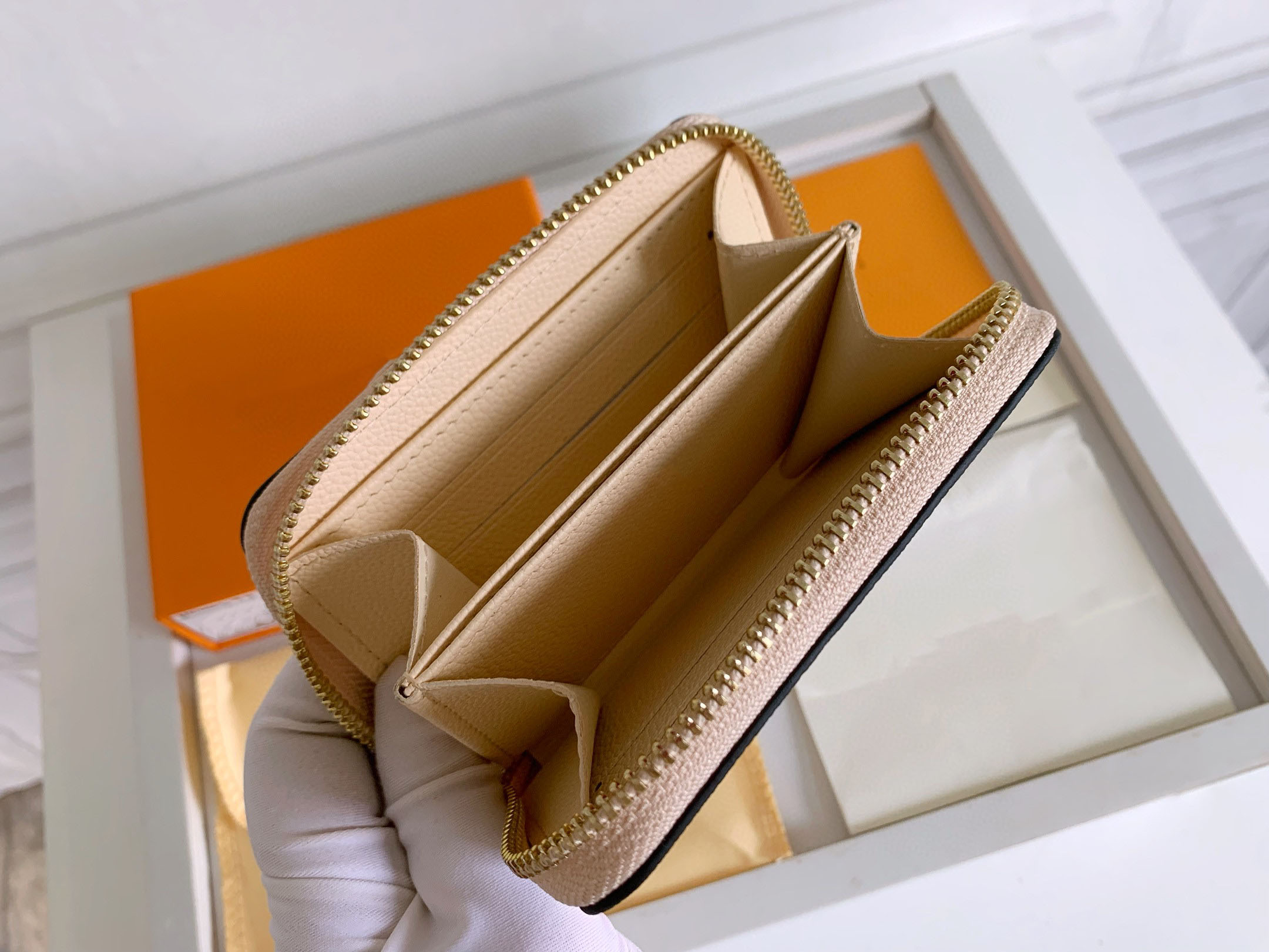 

Classic designer ladies wallet handbag zipper clutch bags leather wallets holder bag envelope bagss passport folding Card With box, Beige#80408