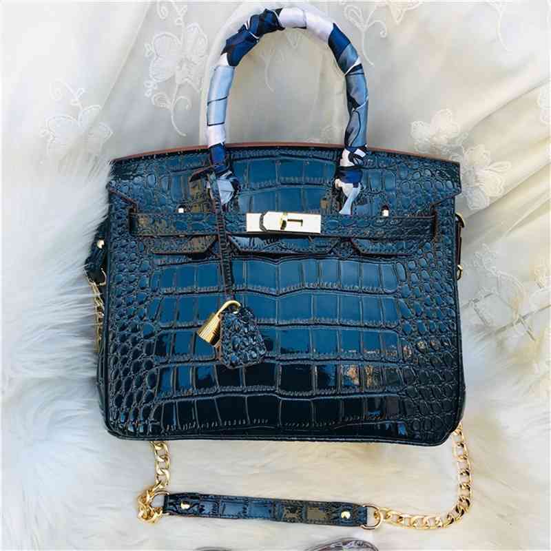 

Women Luxurys Designers Bags 2021 Factory leather single slant across 20cm Designer Handbag Handbags Totes Crossbody Bag