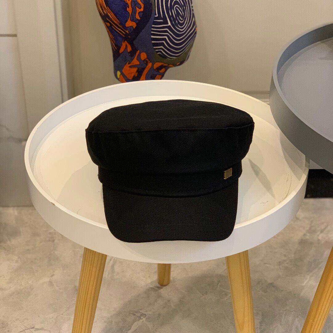 

22fw Black women designer beanie caps gold letter decorated casual womens beanies beret top quality