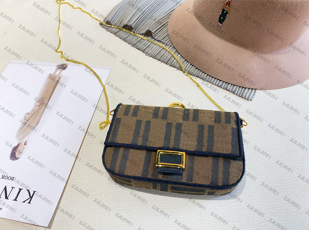 

Luxurys designers bags mini messenger bag f letter dharma stick chain slung red envelopes summer wild bag sac