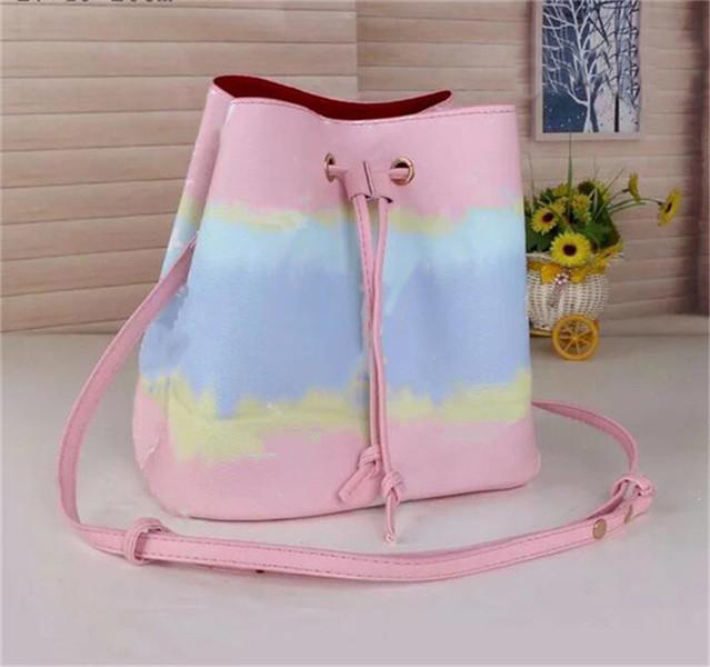 

Wholesale Drawstring for women leather fashion shoulder bag classic Tote for lady handbags presbyopic shopping bag purse messenger bag