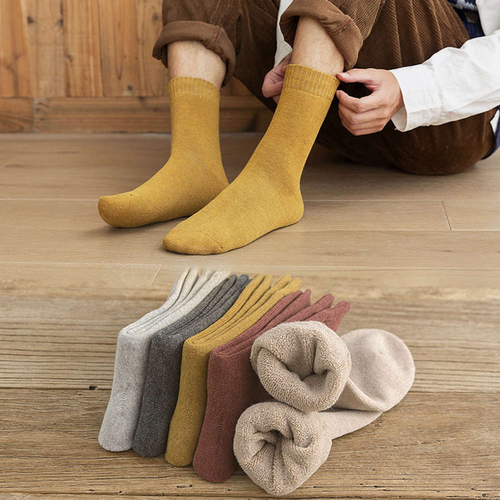 

Tea pure color terry socks, warm and fashionable men's socks in winter, Black