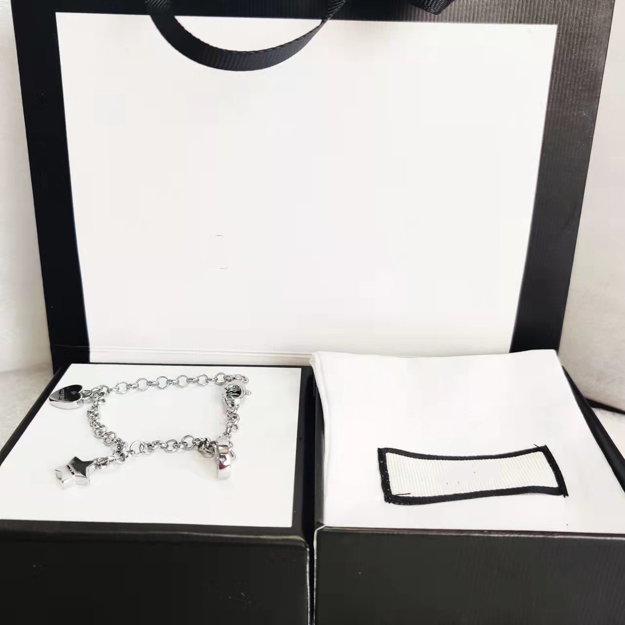 

Top Luxury Designer Bracelet Creative Star Heart Three Style Chain High Quality Silver Plated Material Bracelets Jewelry Supply