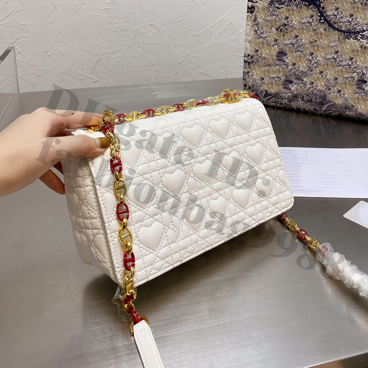 

Wholesale Red Message Chains One Shoulder Bags Young Women Ladies Summer Cover Side Handbags White Lady Black Thread Real Leather Handbag For Phone Purses Armpit Bag, Make up the difference(no bag)