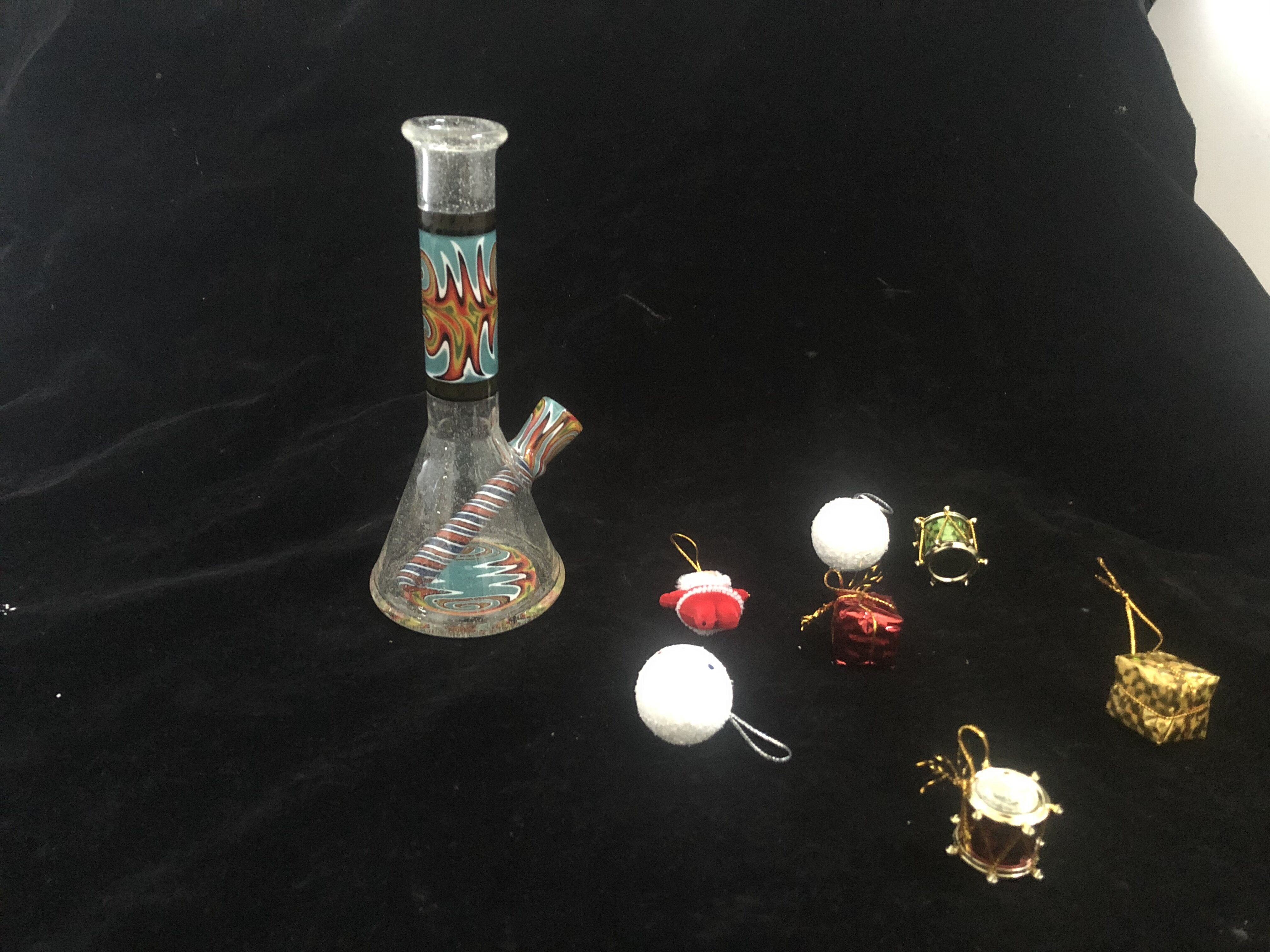 

Smoking Pipes,recycle,discount,14 mm joint,8 inch,uv pink ,wigwag