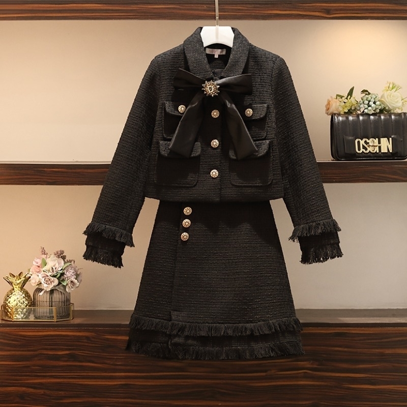 

Plus Size -4XL Retro Black Woolen Tweed Set Suit Winter Women's Buttons Diamonds Bowknot Short Coat+Tassels Mini Skirt 210525