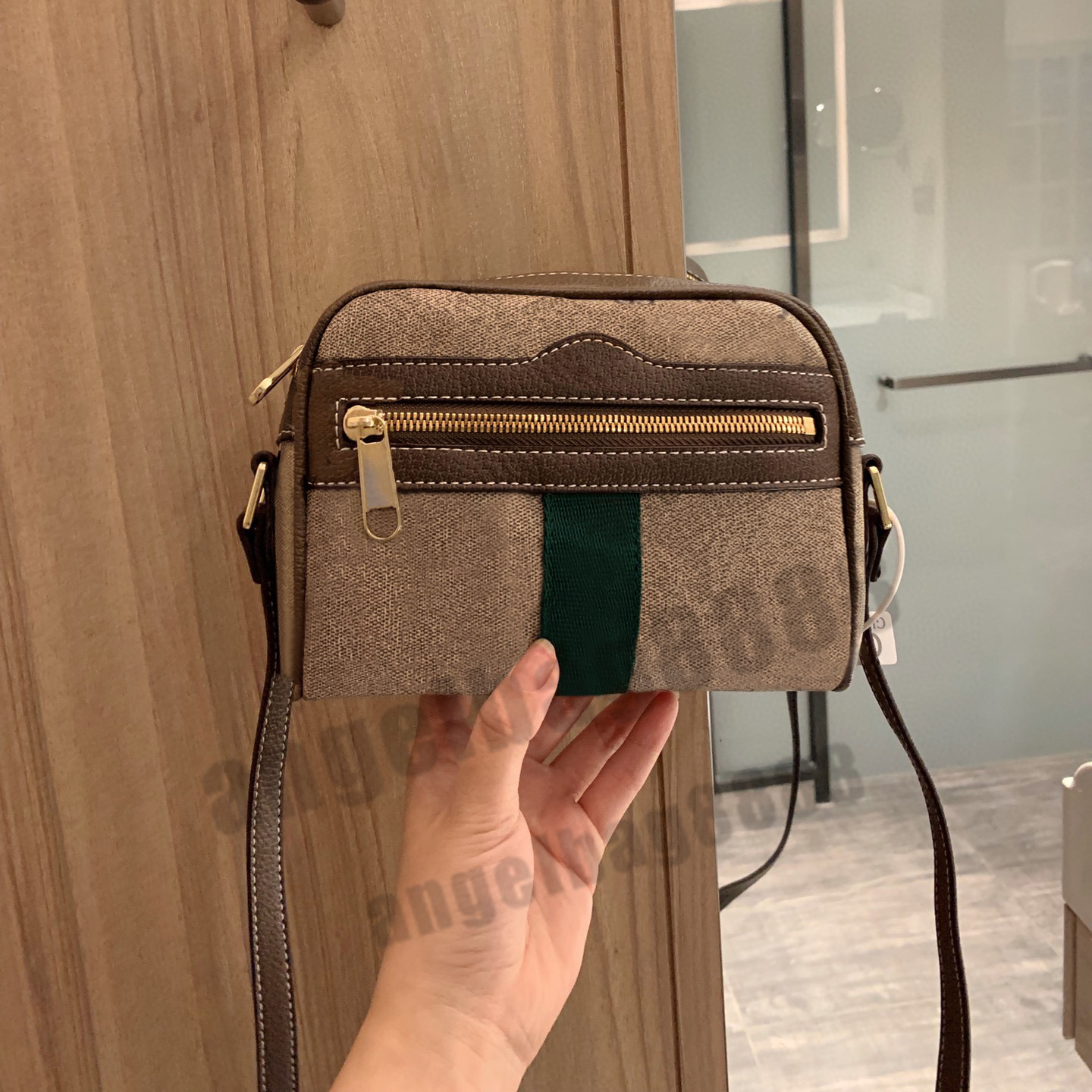 

Luxury Designer Brand Fashion Shoulder camera Bags Handbags High Quality Women chains letter purse phone bag wallet vintage temperament cross body totes artwork, No bags