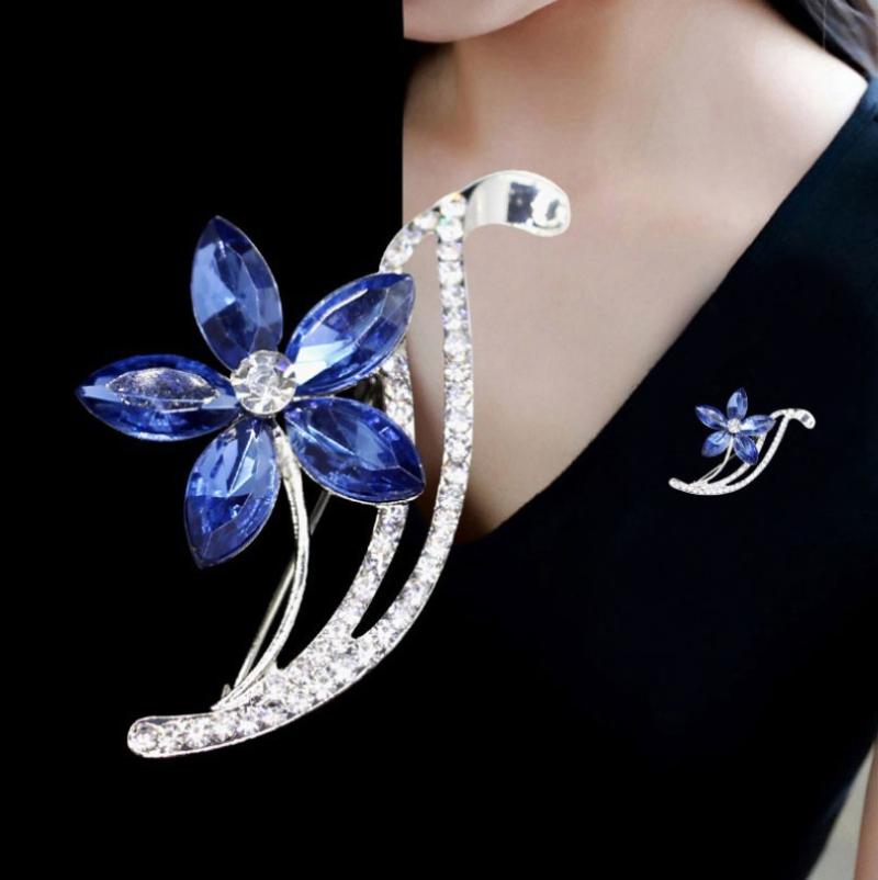 

Pins, Brooches Retro Exquisite Crystal Flower Brooch Charm Women's Dinner Party Jewelry Festival Dress With Anniversary Gift, Gray