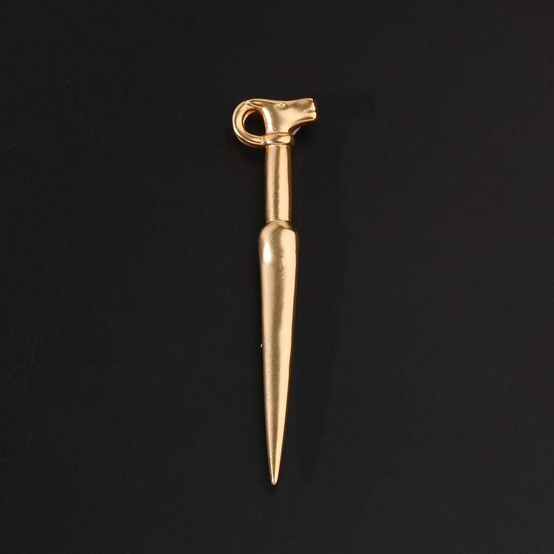 

Upscale Fashion Sheep Head Scepter Brooch Walking Stick Pin Temperament Versatile Suit Coat Men And Women