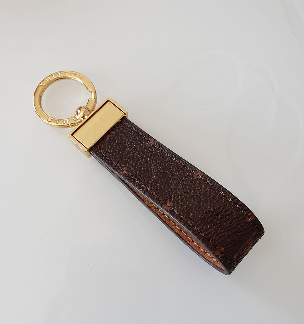 

2019 High qualtiy Keychain Key Ring Holder key chain Porte Clef Gift Men Women Souvenirs Car Bag Keychain with box, Silver