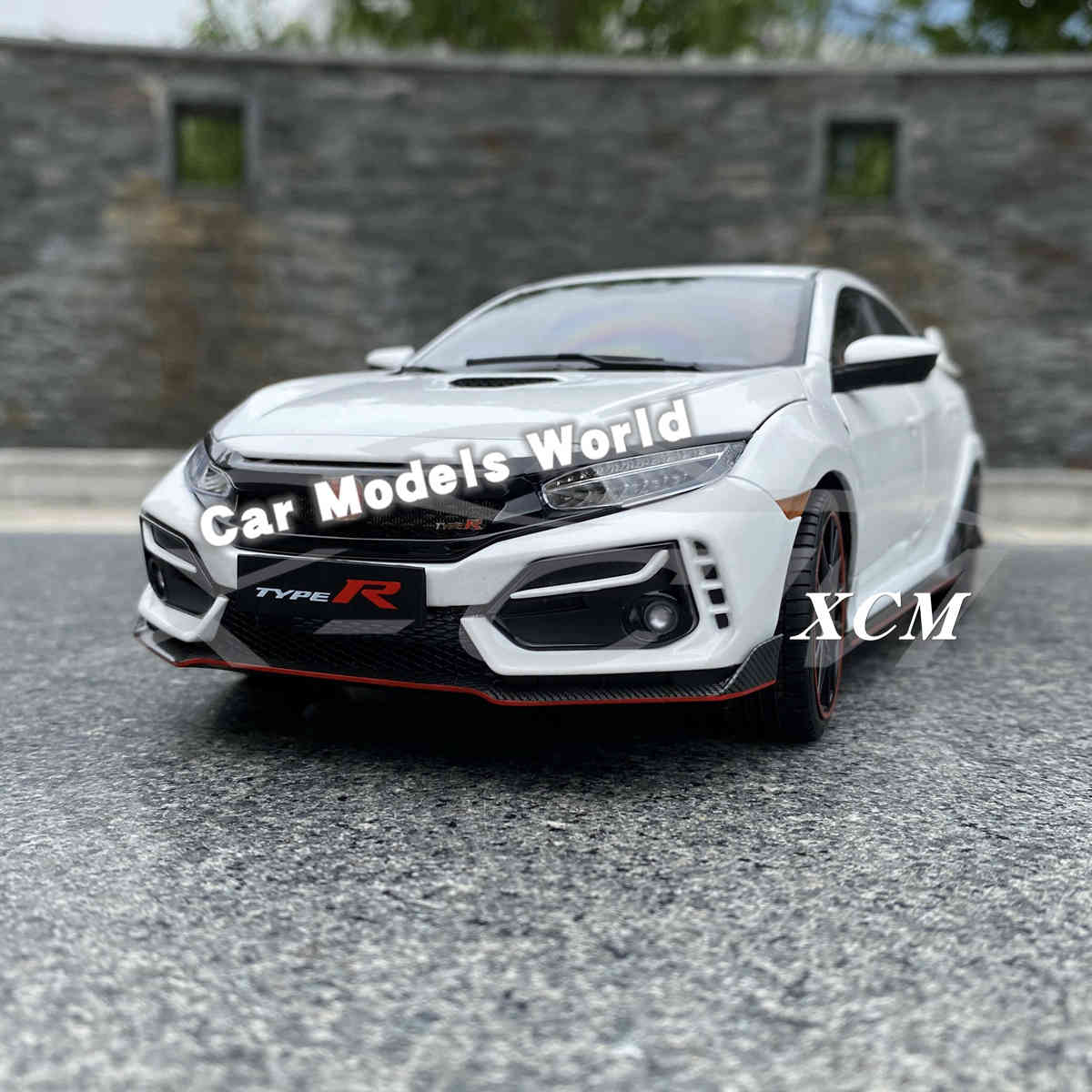 

Diecast Car Model LCD Models Type-R FK8 2021 1:18 (White) + SMALL GIFT!!!!!!!!
