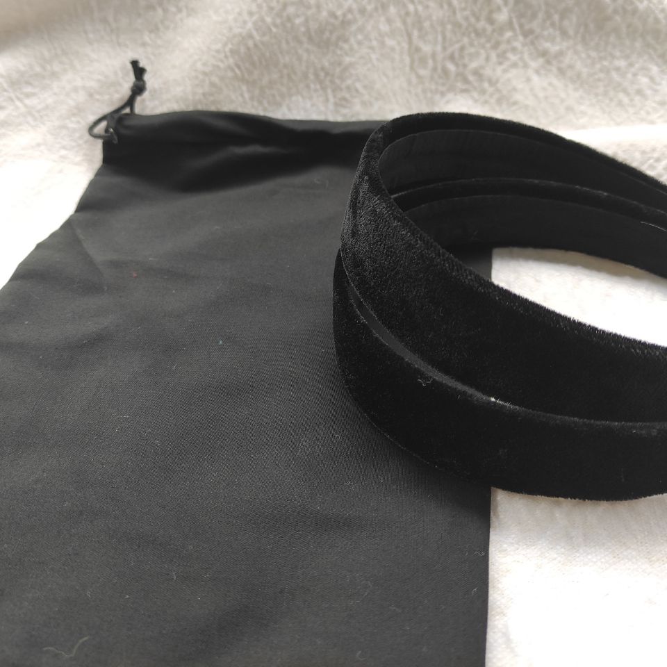 

new fashion Hair Accessories collection classic velvet headband with metal c classic hairband Equipped With dust bag, Silver