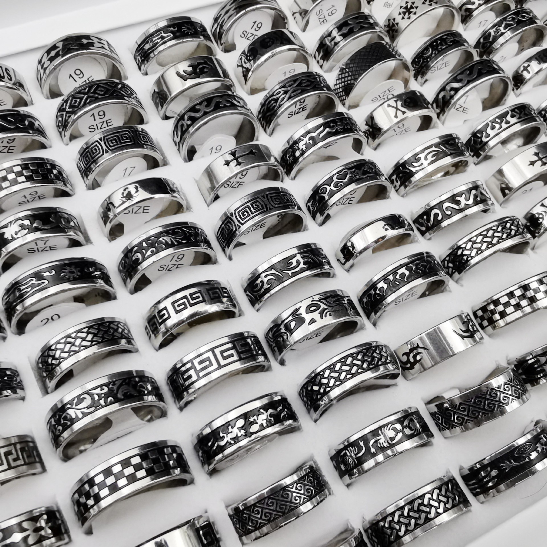 

Mix Styles Fashion Band Rings for Men Mixed Sizes Stainless Steel Black Ring Wholesale and Retail Jewelry