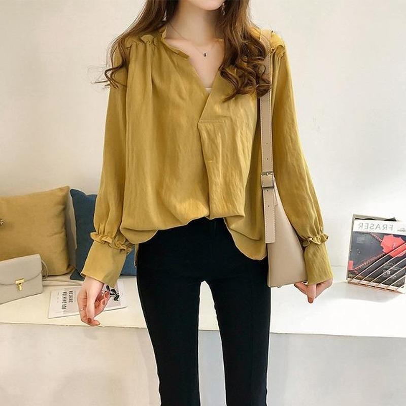 

Women's Blouses & Shirts V-Neck Long Sleeve Shirt Spring And Autumn Loose Sunscreen Top Bottom Coat Simple Commuting, White