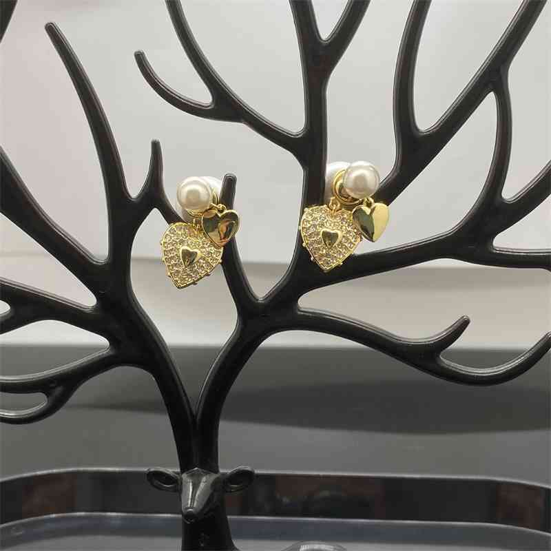 75% OFF Outlet Online family letter pearl earrings-image-711291156