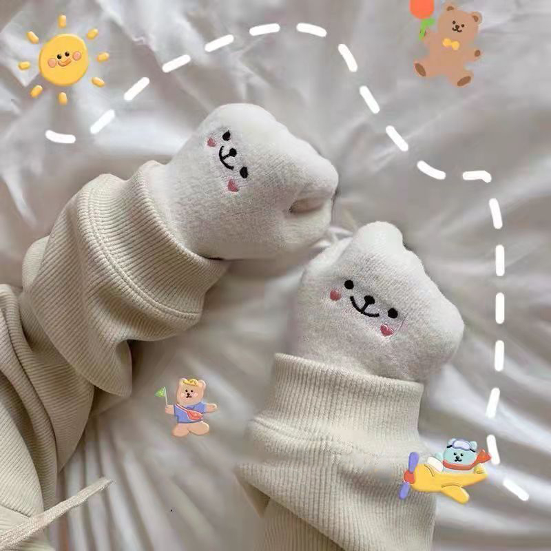 

Women's Luxurys Designers Gloves Fashion Winter Five Finger Glove fashion Smiling Face Thickened Mittens lovely warm and cold proof riding good