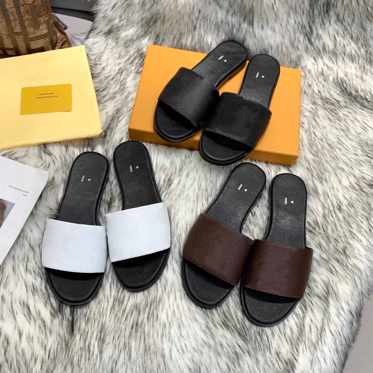 

Women Classic Sandal Slipper Designer Shoes Luxury Summer Fashion Wide Flat Slippery Thick Slide Sandals Flip Flops, Black